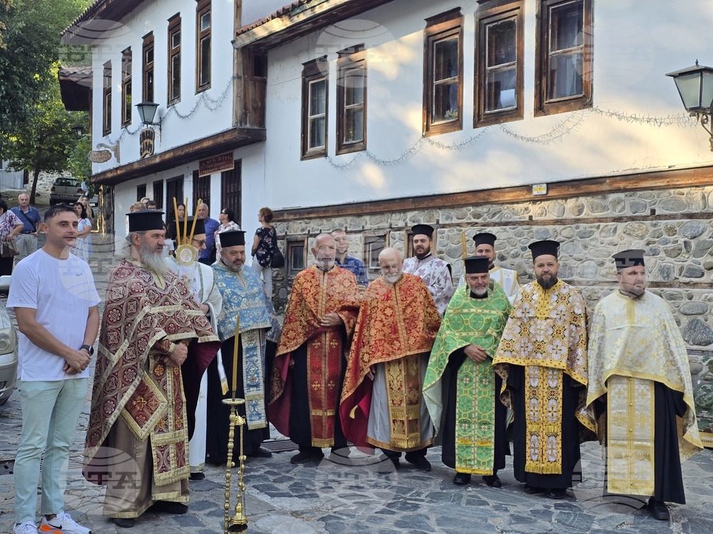 Благоевград - Хавайска мироточива Иверска икона на Пресвета Богородица - посрещане