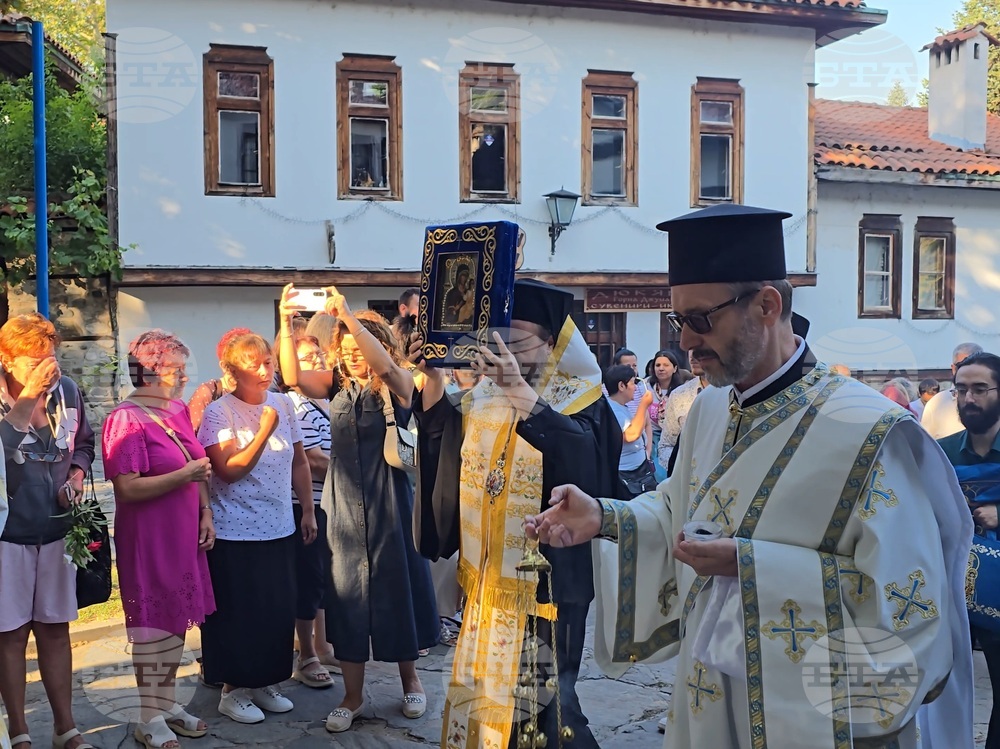 Благоевград - Хавайска мироточива Иверска икона на Пресвета Богородица - посрещане