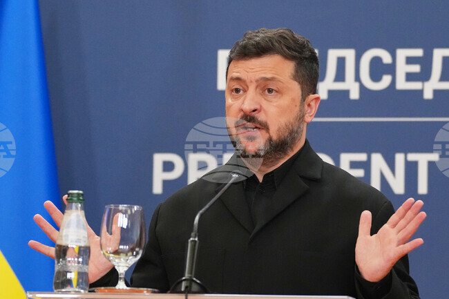 Украинските антикорупционни агенции съобщиха, че разследват група, включваща президентски служители