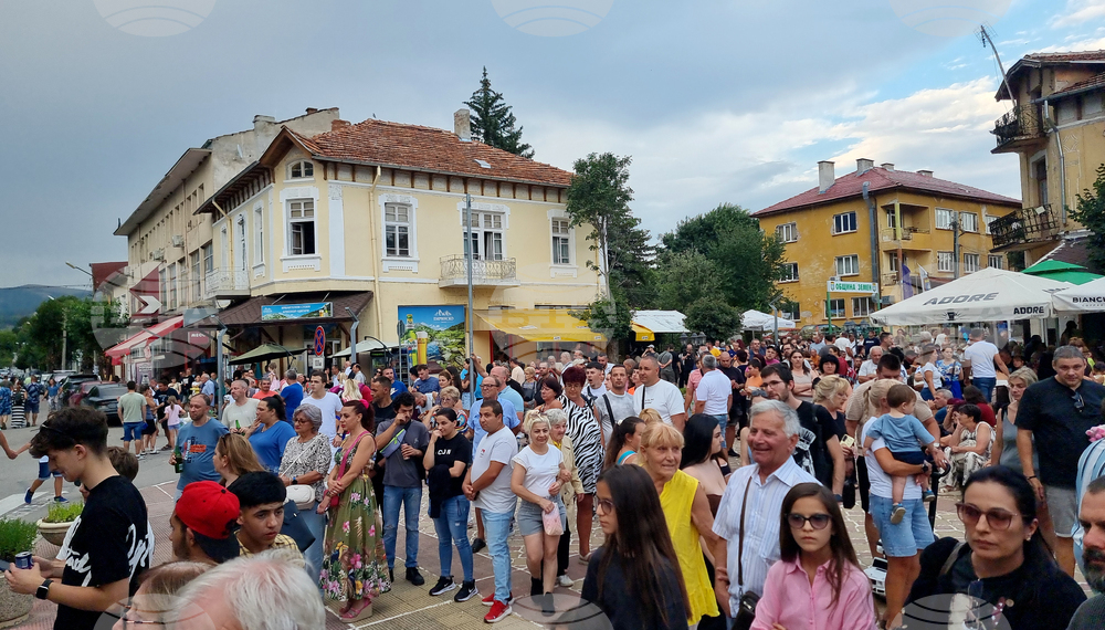 Земен - откриване на традиционния събор „Пантеле“