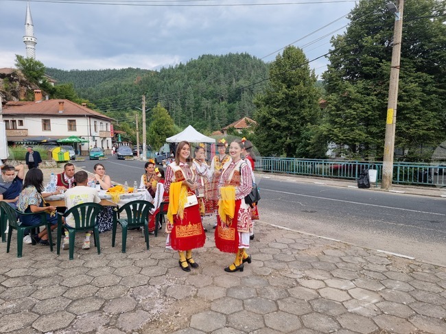 Потомци на родове от Арда, разпръснати из България и чужбина, се събраха на традиционен събор