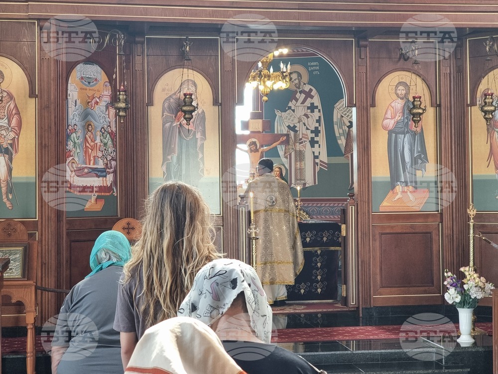 Ямбол - храм „Успение на Пресвета Богородица“ - литургия