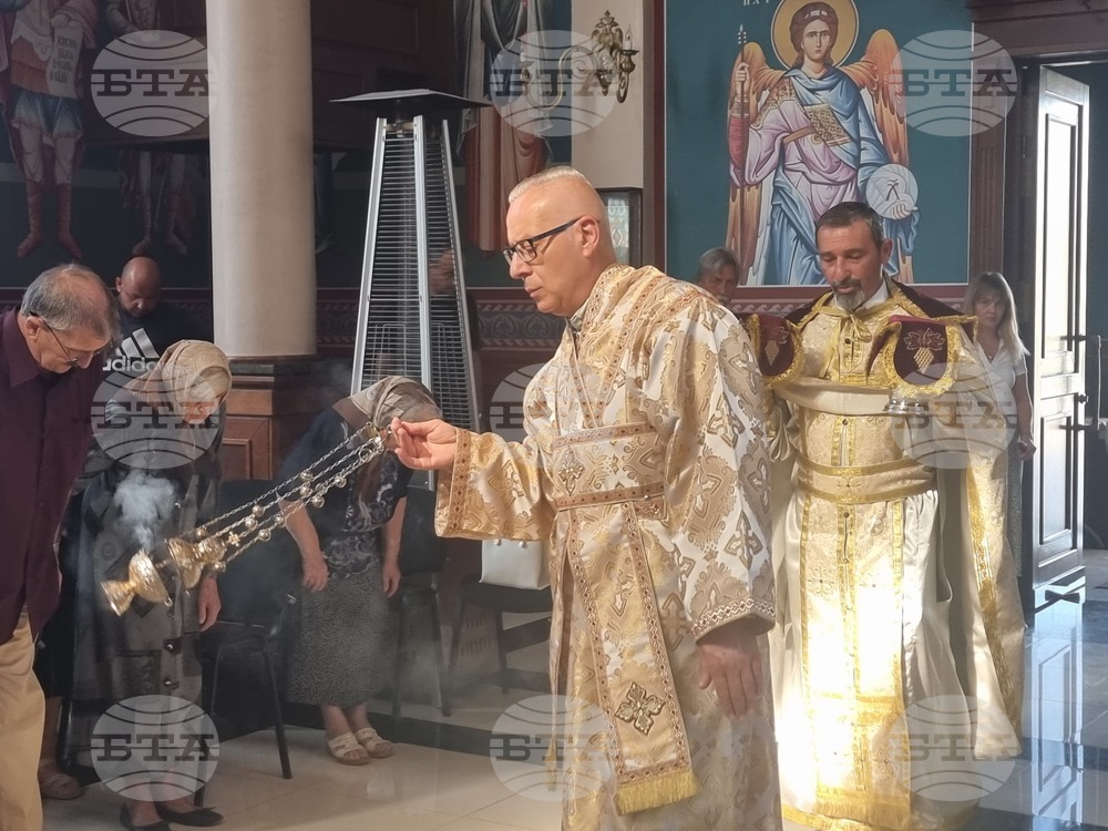Ямбол - храм „Успение на Пресвета Богородица“ - литургия