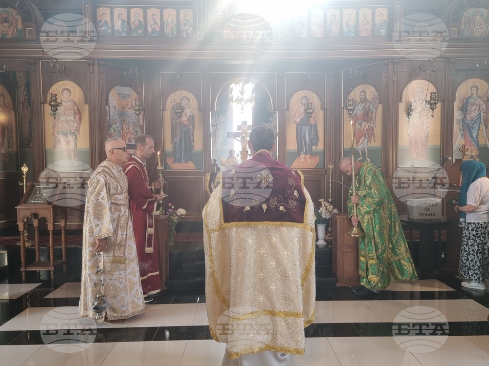 Ямбол - храм „Успение на Пресвета Богородица“ - литургия