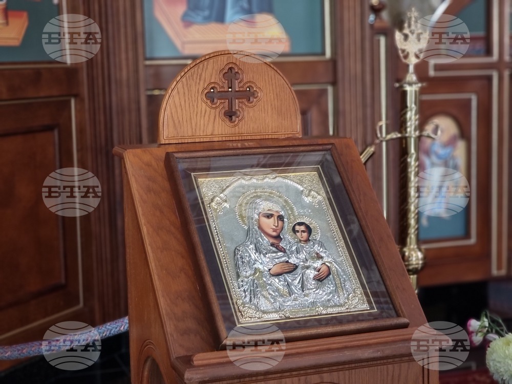 Ямбол - храм „Успение на Пресвета Богородица“ - литургия