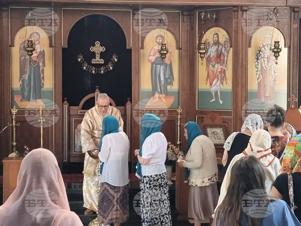 Ямбол - храм „Успение на Пресвета Богородица“ - литургия