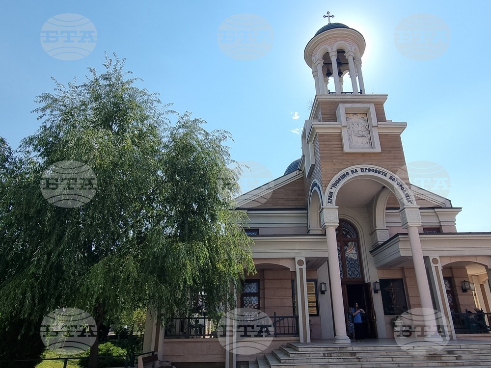 Ямбол - храм „Успение на Пресвета Богородица“ - литургия