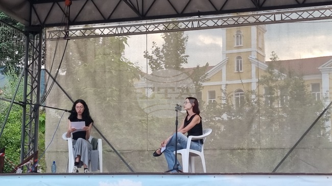 Писателки от Индия, Италия, Аржентина, Мексико, Испания и Великобритания участваха в литературно четене в Чепеларе