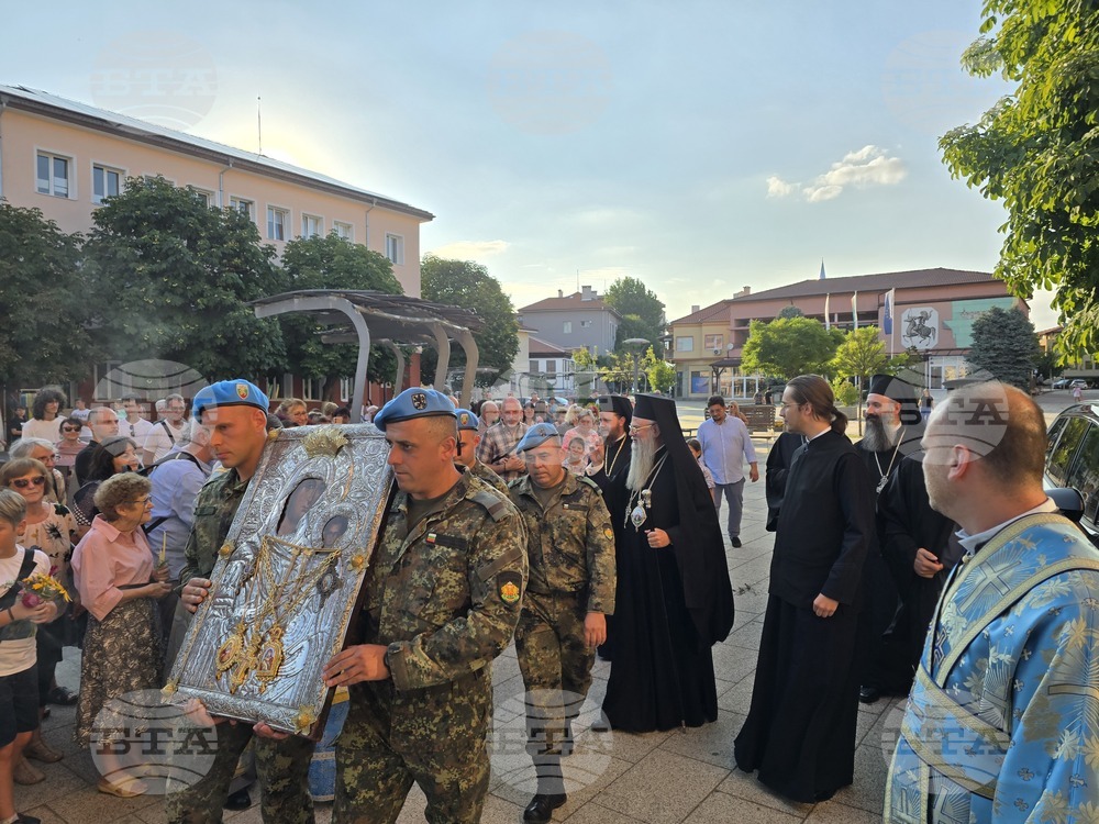 Крумовград - икона - „Света Богородица - Златна ябълка“ - митрополит Николай