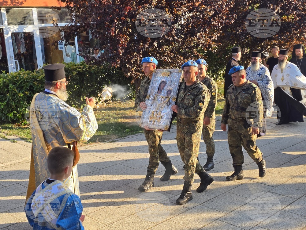Крумовград - икона - „Света Богородица - Златна ябълка“ - митрополит Николай