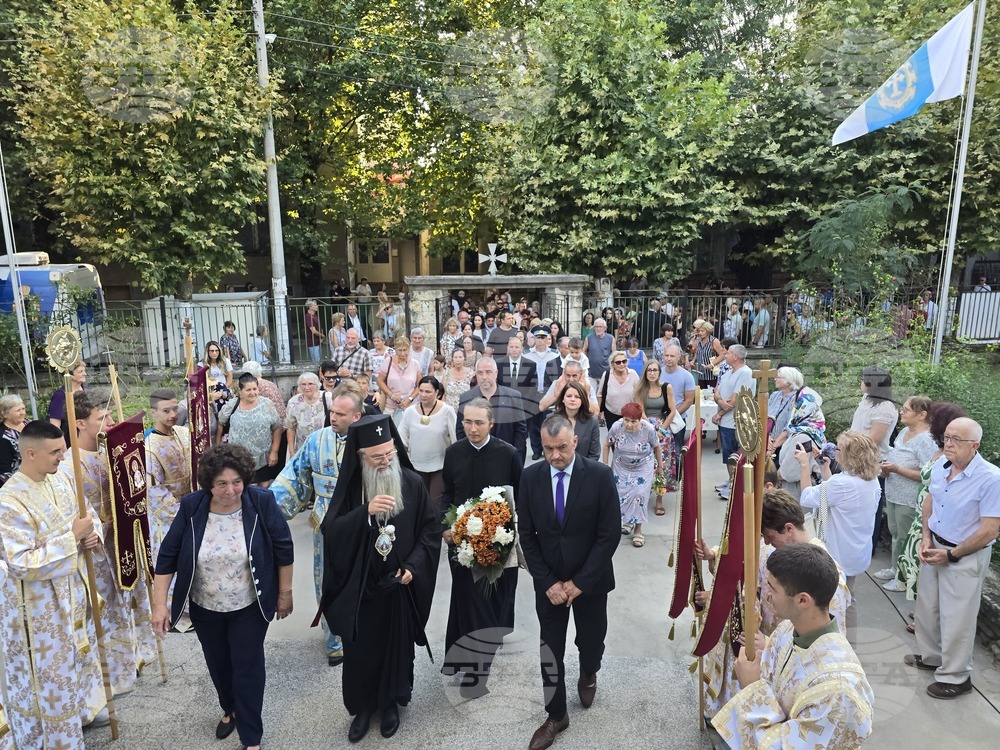 Крумовград - икона - „Света Богородица - Златна ябълка“ - митрополит Николай