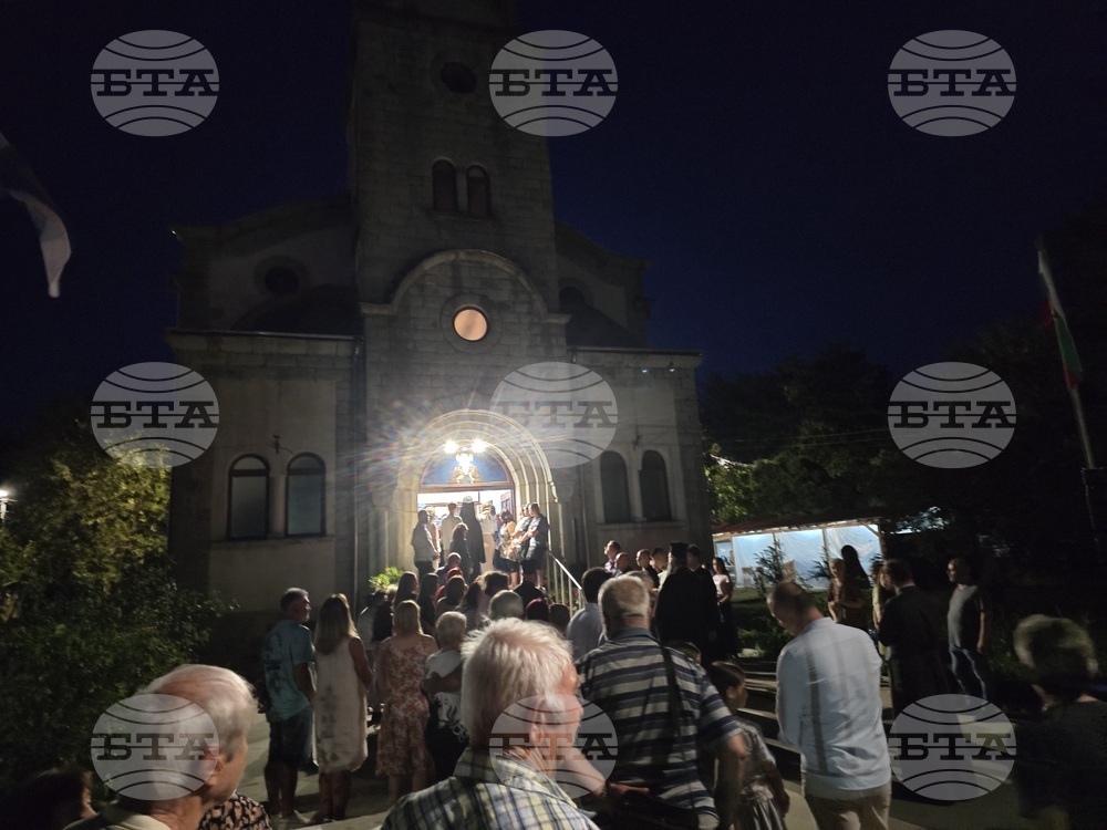 Крумовград - икона - „Света Богородица - Златна ябълка“ - митрополит Николай