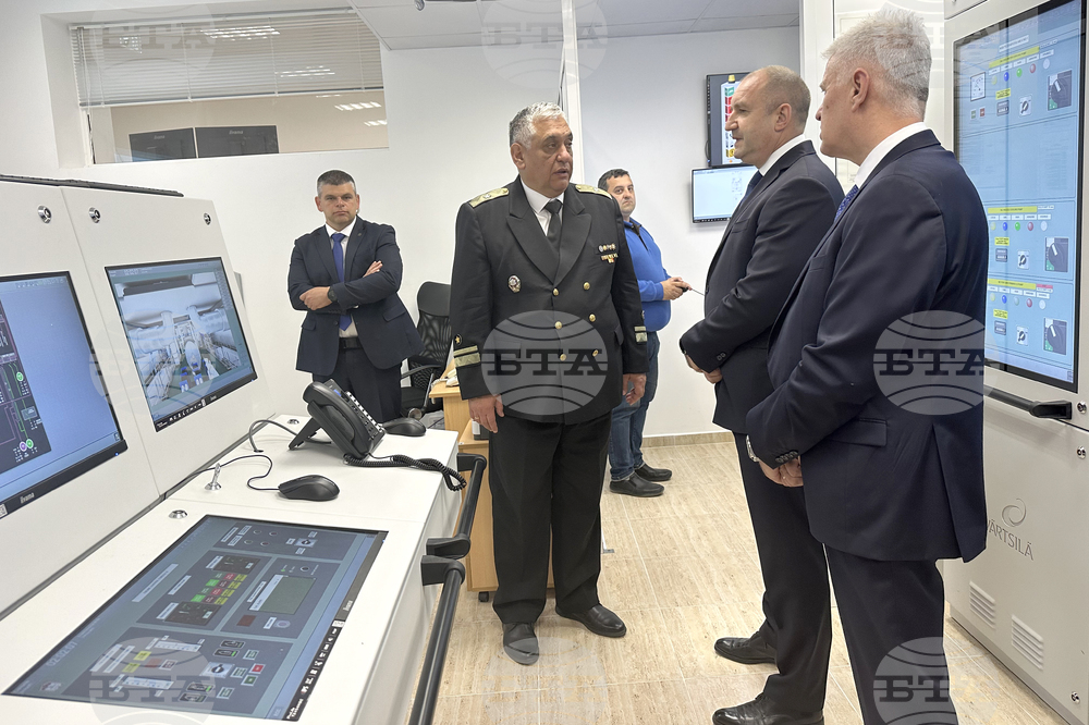 Варна - Румен Радев - ВВМУ „Н. Й. Вапцаров“