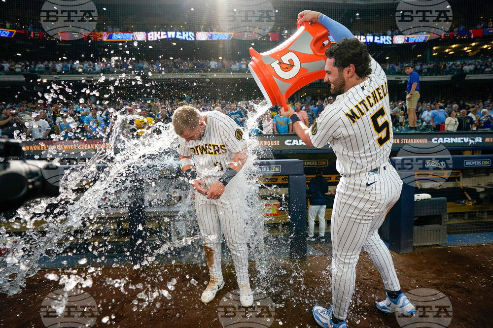 APTOPIX Twins Brewers Baseball
