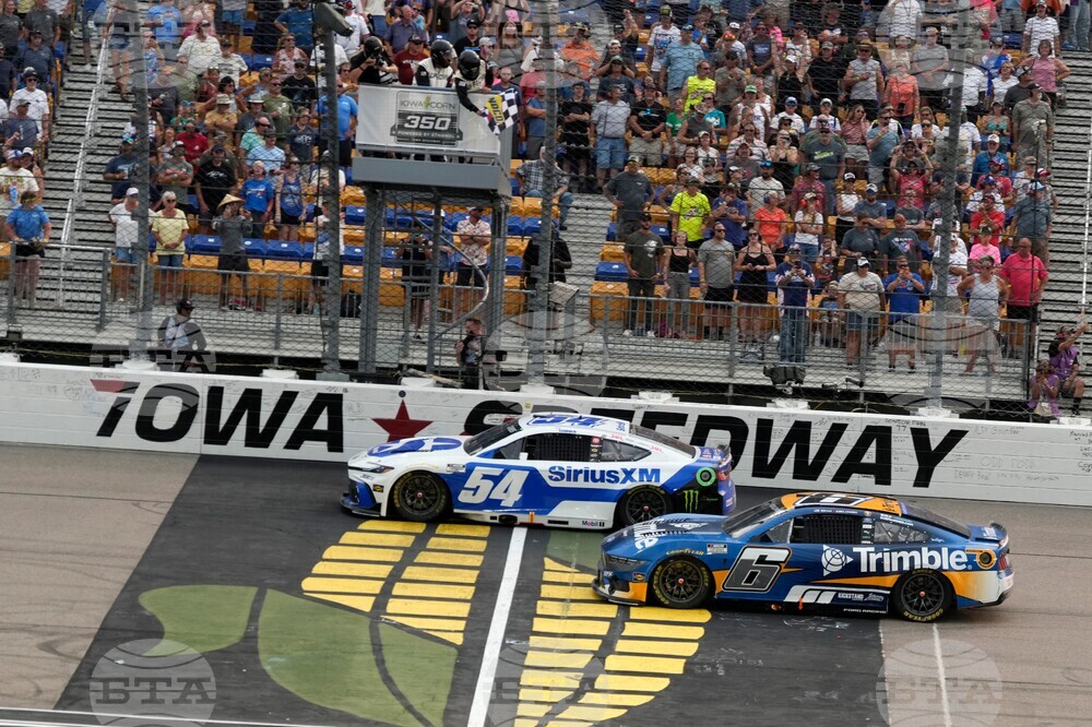 NASCAR Iowa Auto Racing