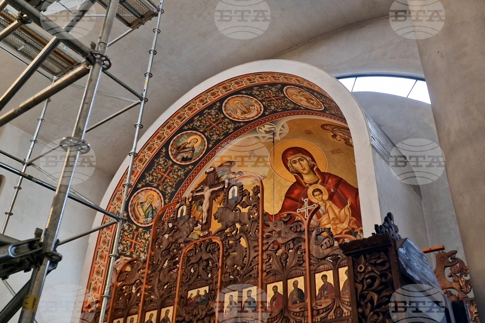 Смолян - църква - изографисване