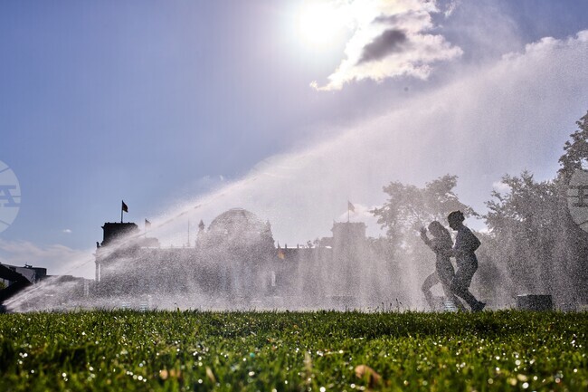 APTOPIX Germany Extreme Weather Heat