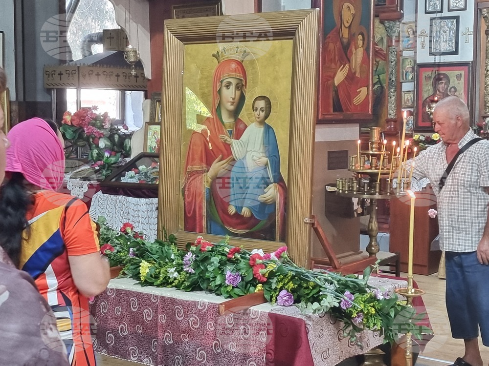 Нова Загора - икона на Пресвета Богородица Акатистна, Атонска