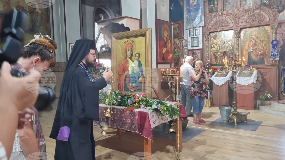 Нова Загора - икона на Пресвета Богородица Акатистна, Атонска