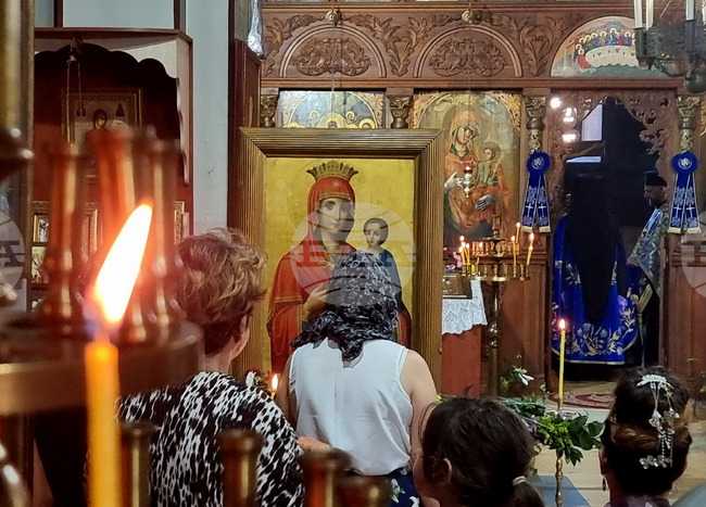 Нова Загора - икона на Пресвета Богородица Акатистна, Атонска