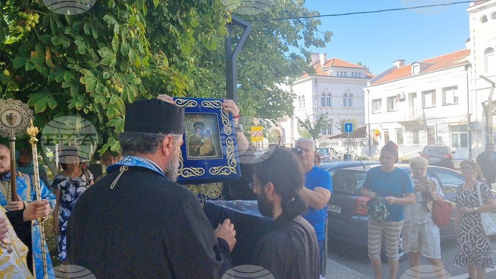 Враца - посрещане на Хавайската чудотворна икона на Пресвета Богородица