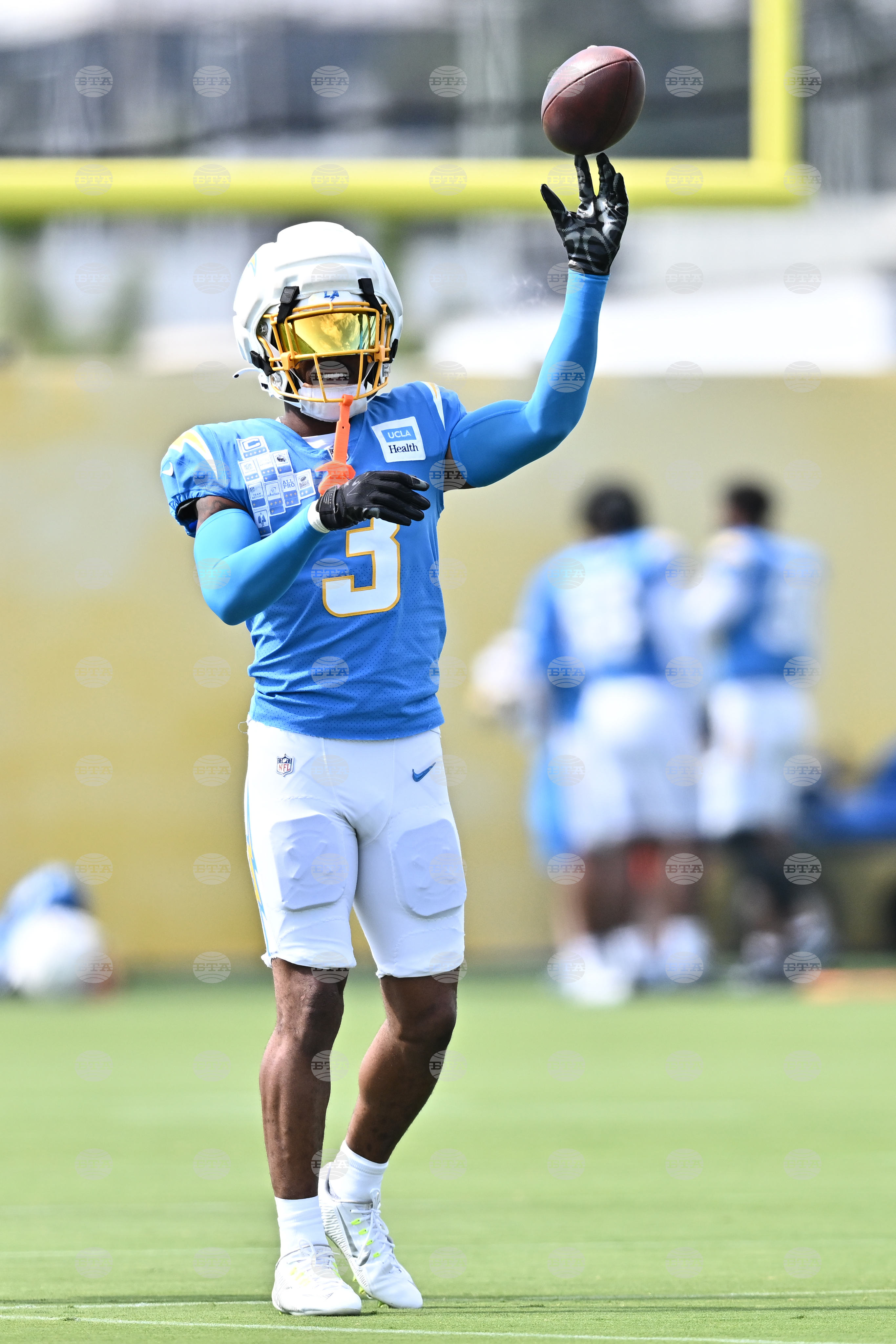 Chargers Camp Football