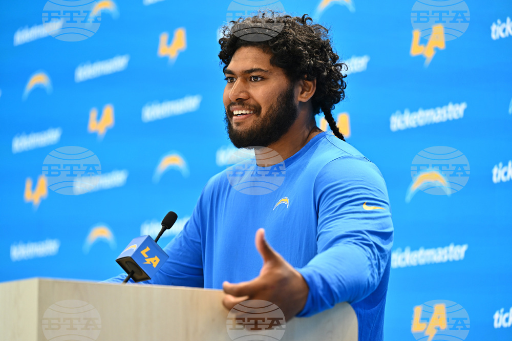 Chargers Camp Football