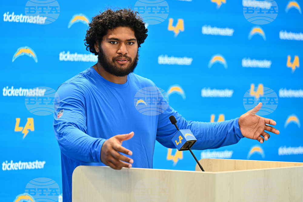Chargers Camp Football