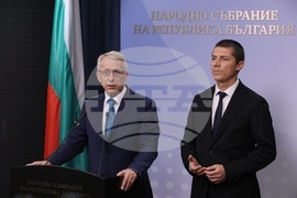 Народно събрание - Николай Денков - Мирослав Иванов - брифинг