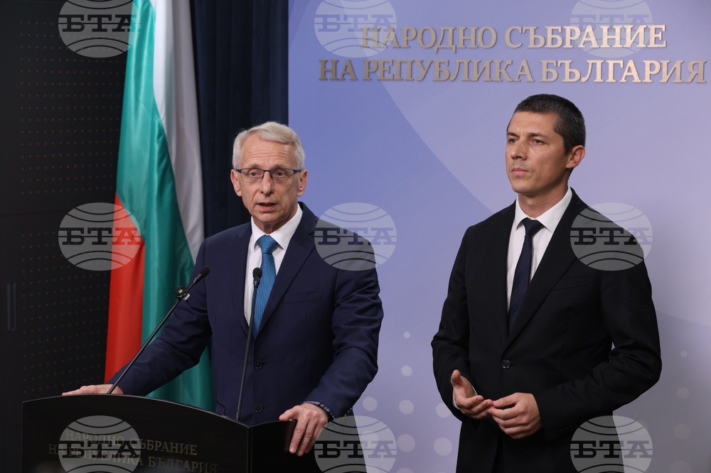 Народно събрание - Николай Денков - Мирослав Иванов - брифинг