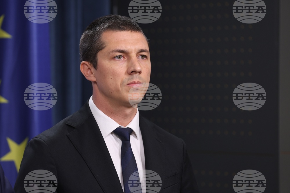 Народно събрание - Николай Денков - Мирослав Иванов - брифинг