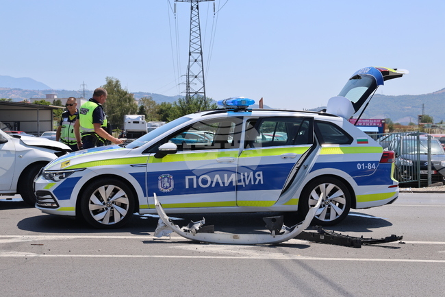 Двама души са загинали, а 37 са ранени при 30 тежки катастрофи страната през денонощието, съобщават от МВР