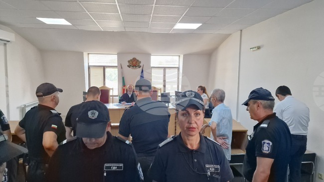 Районният съд в Пловдив освободи двамата младежи, нападнали непалски граждани в града