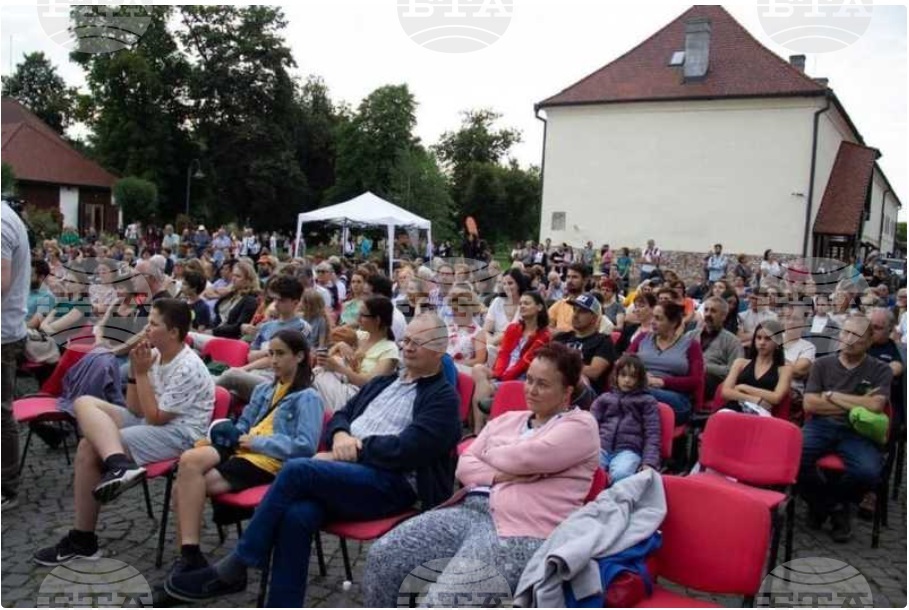 Аджерпрес: Световноизвестни китаристи са хедлайнери на 21-вия Международен фестивал за китара "Хармония Кордис" в Търгу Муреш