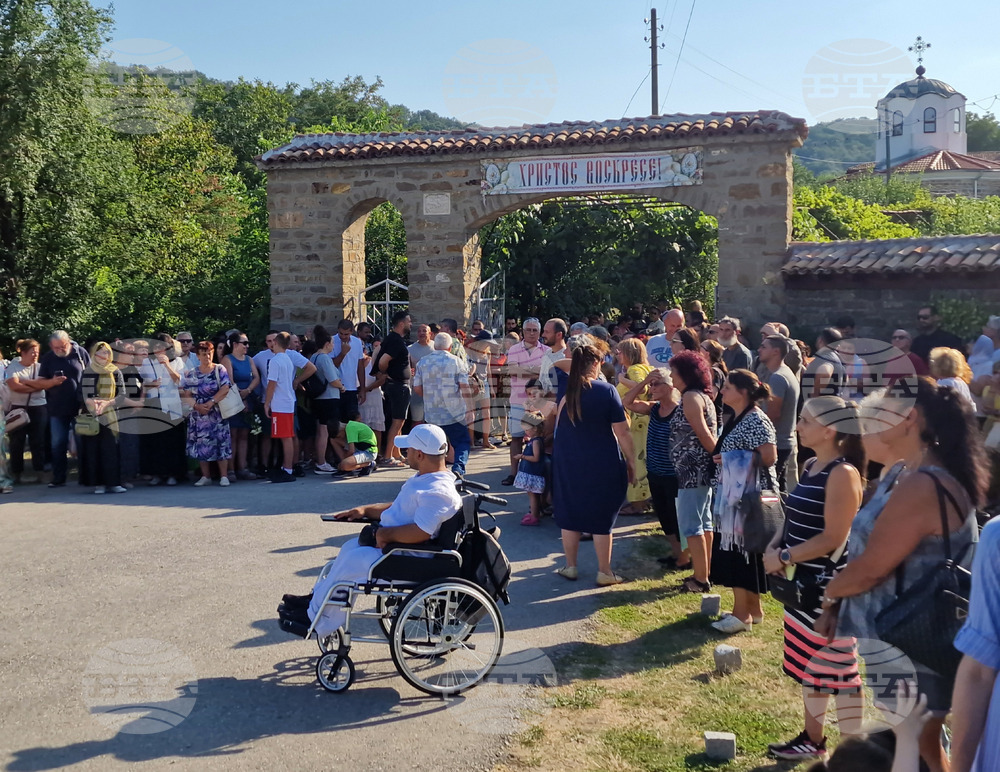 Село Мерданя - посрещане на чудотворната Хавайска мироточива Иверска икона на Пресвета Богородица