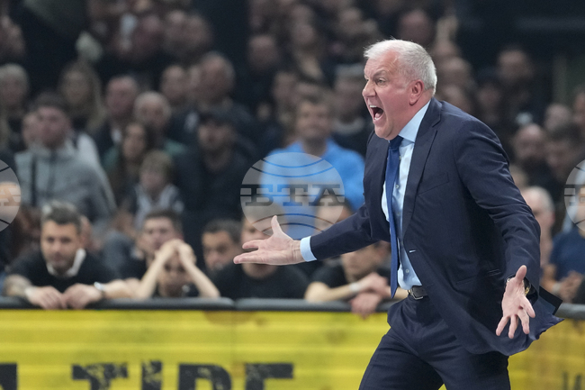 Феновете на баскетболния Партизан поискаха оставката на президента Остоя Мияйлович след раздялата с треньора Желко Обрадович