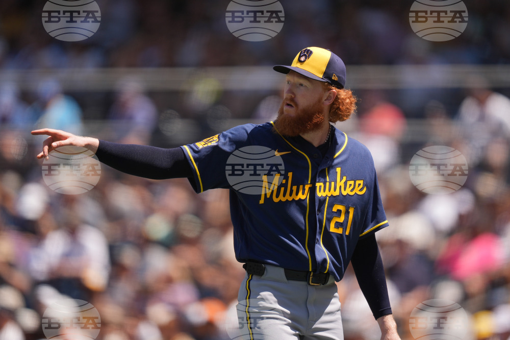Brewers Padres Baseball