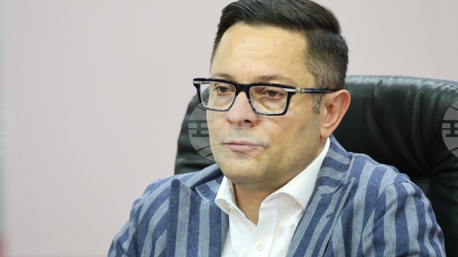 Удължаването на британския лиценз за „Лукойл“ гарантира непрекъсваемостта на работата на рафинерията и поносими цени, каза вицепремиерът Пулев в Бургас 