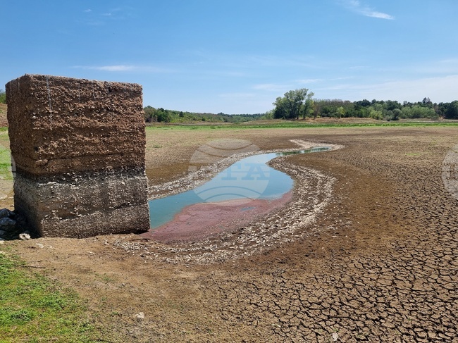 Заради засушаване и намалял дебит на местни водоизточници се въвеждат режими на водата в няколко селища в Монтанско