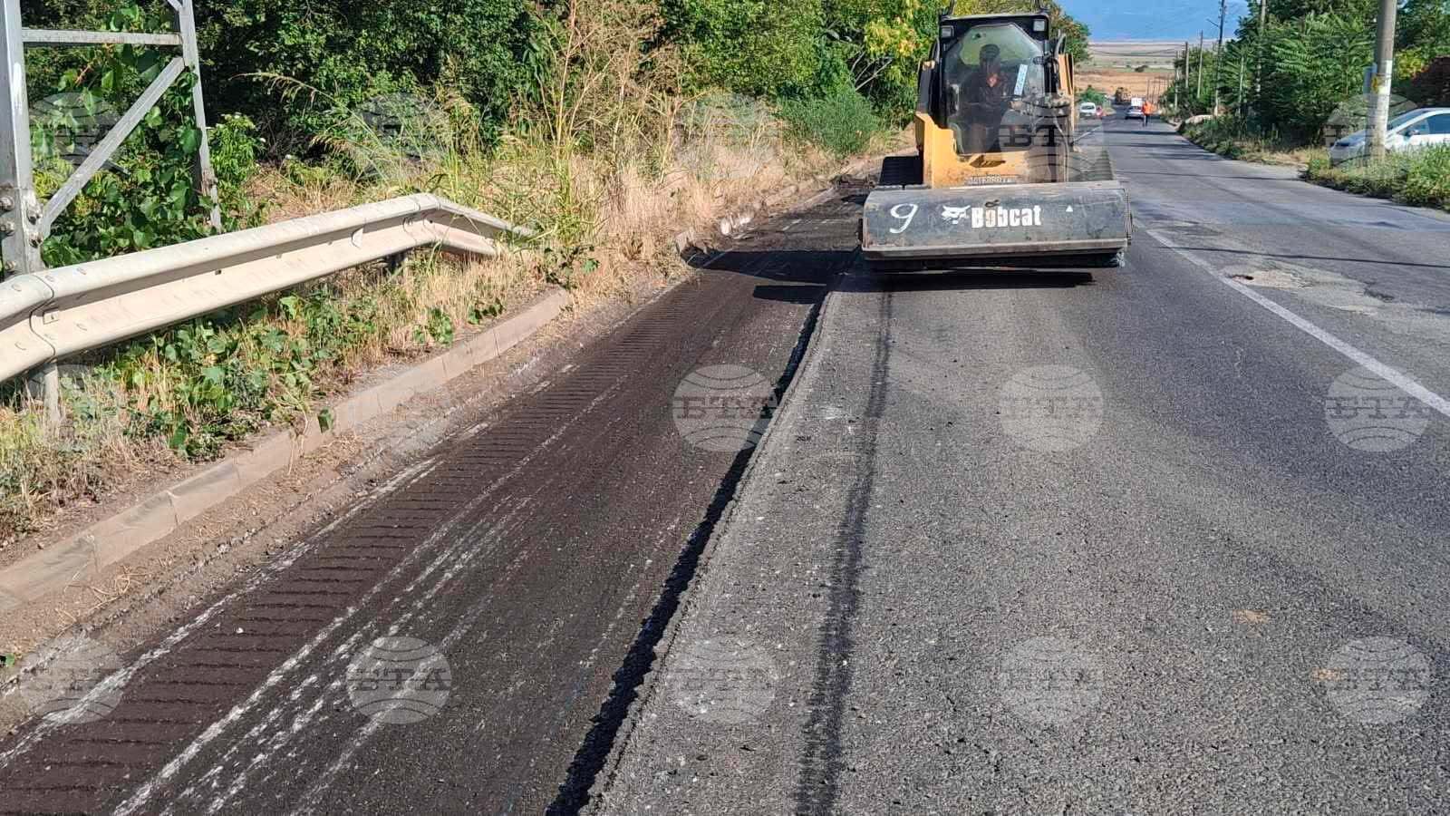 Започна спешен ремонт на международния път I-7 ГКПП "Лесово"