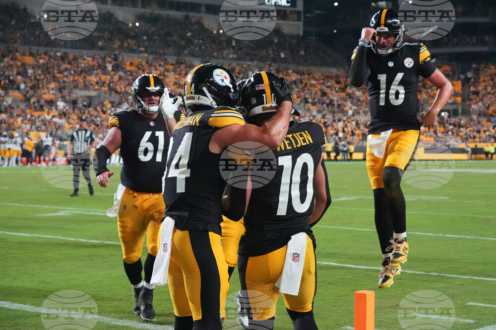 APTOPIX Green Bay Steelers Football
