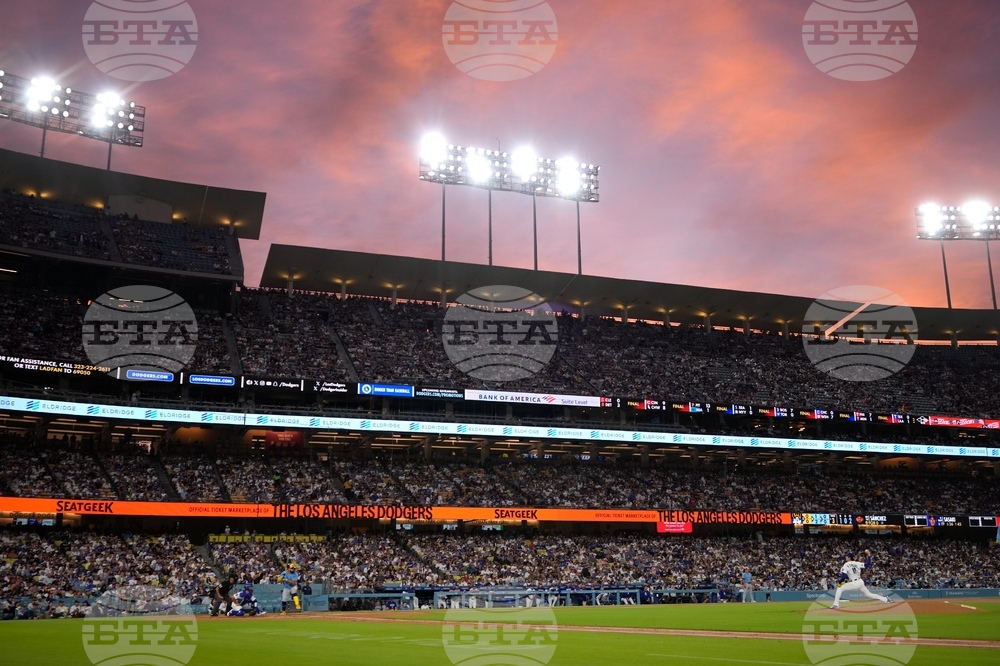 Brewers Dodgers Baseball
