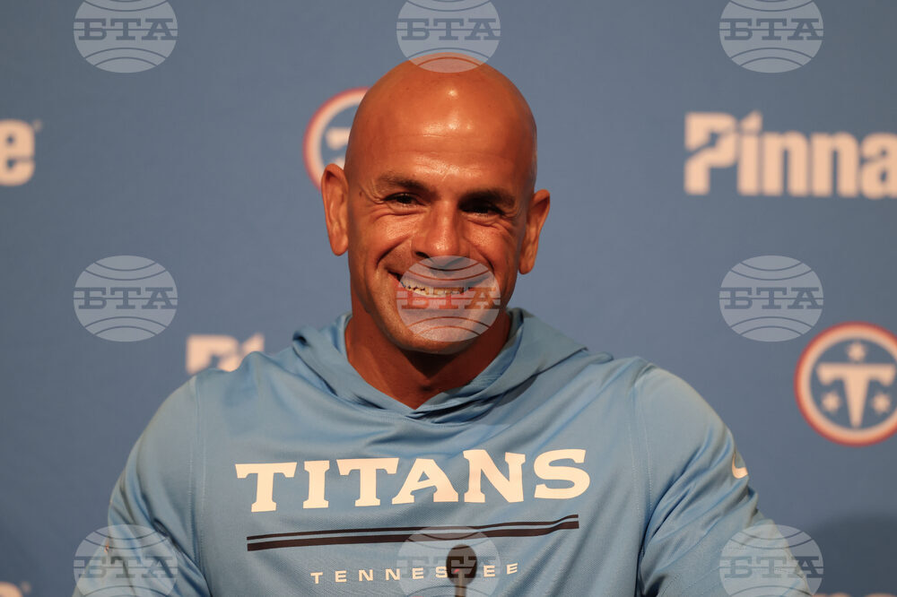 Titans 49ers Football