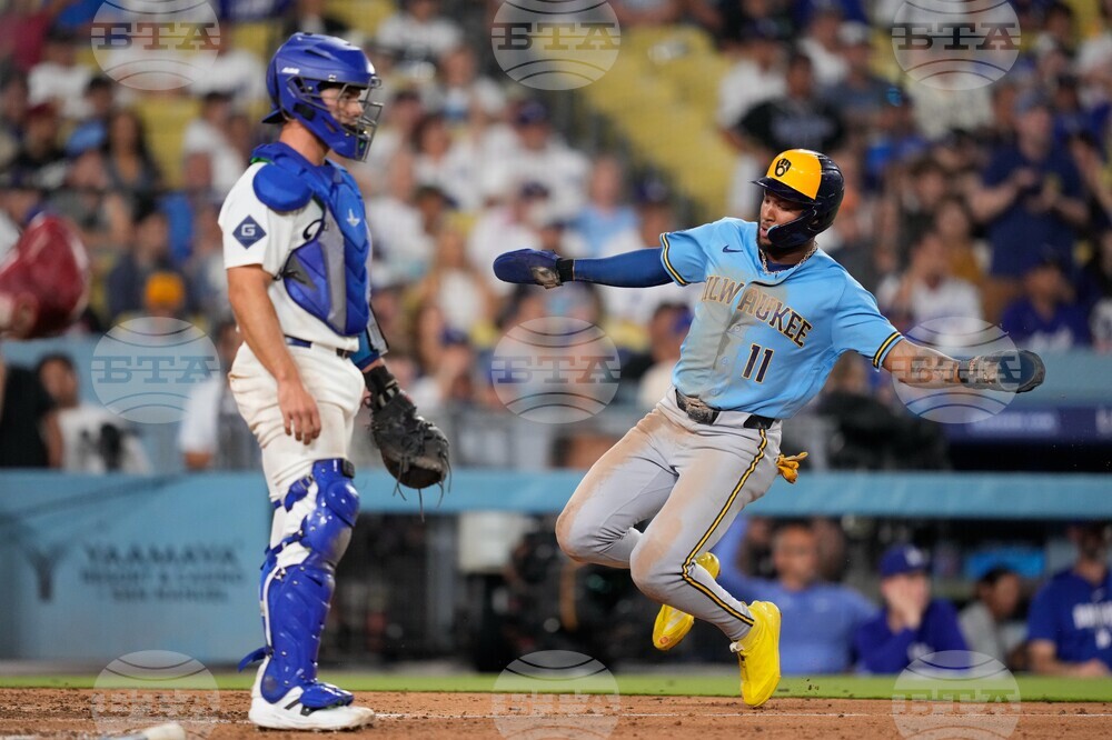 Brewers Dodgers Baseball