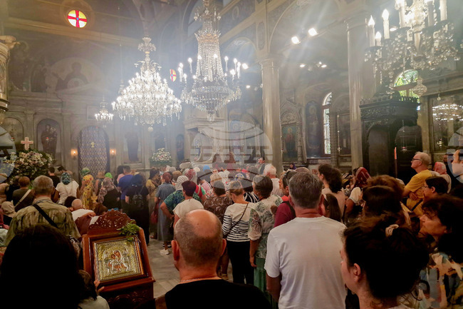 Бургас - Хавайска Иверска икона на Пресвета Богородица - поклонение