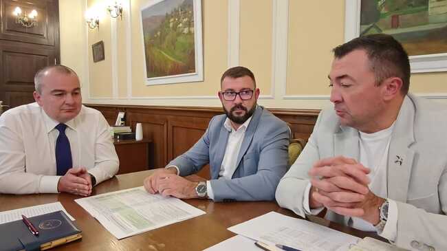 Министър Абровски: Амбицията ни е да изплатим 30% авансово обвързаната подкрепа още в началото на есента