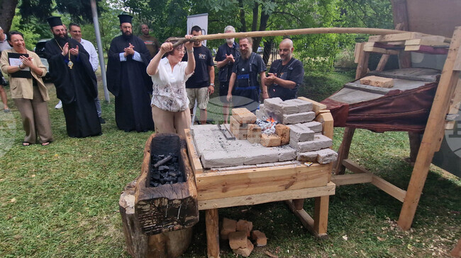 Първият фестивал „Жар“ събра майстори на ковашкия и ножарския занаят в Орешак