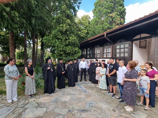Три изложби, посветени на 210-ата годишнина на храма „Успение Богородично“, бяха открити в Кюстендил
