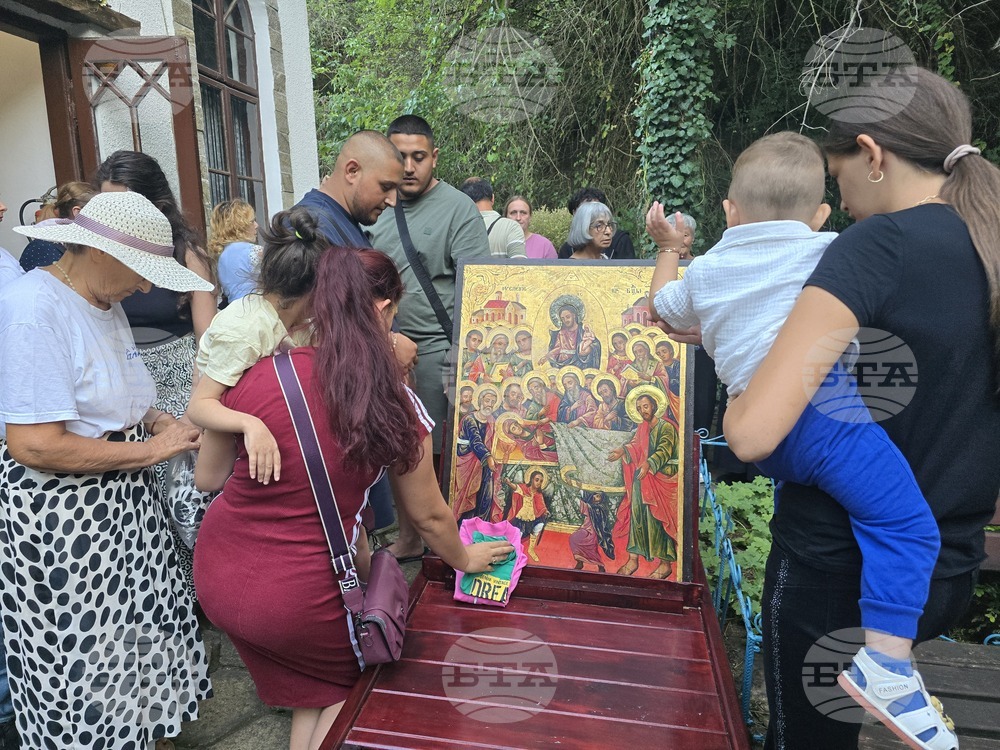 Свищов - манастир „Покров Богородичен“ - храмов празник