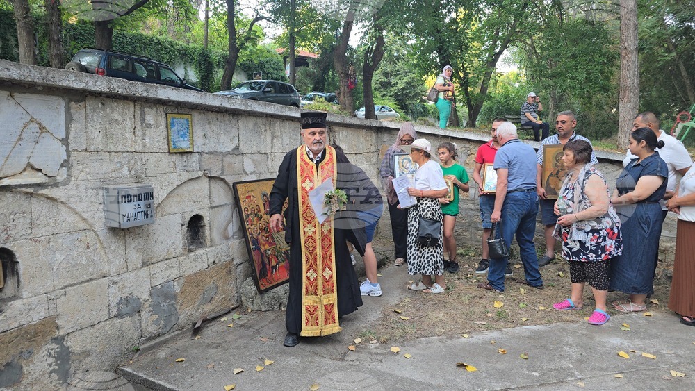 Свищов - манастир „Покров Богородичен“ - храмов празник